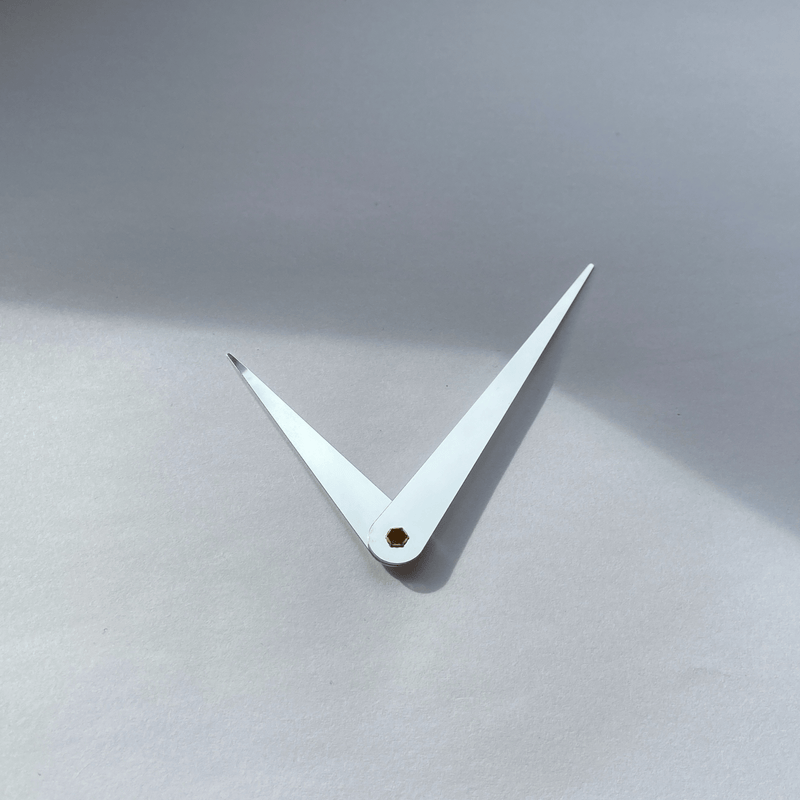 Movement of clock hands outlet